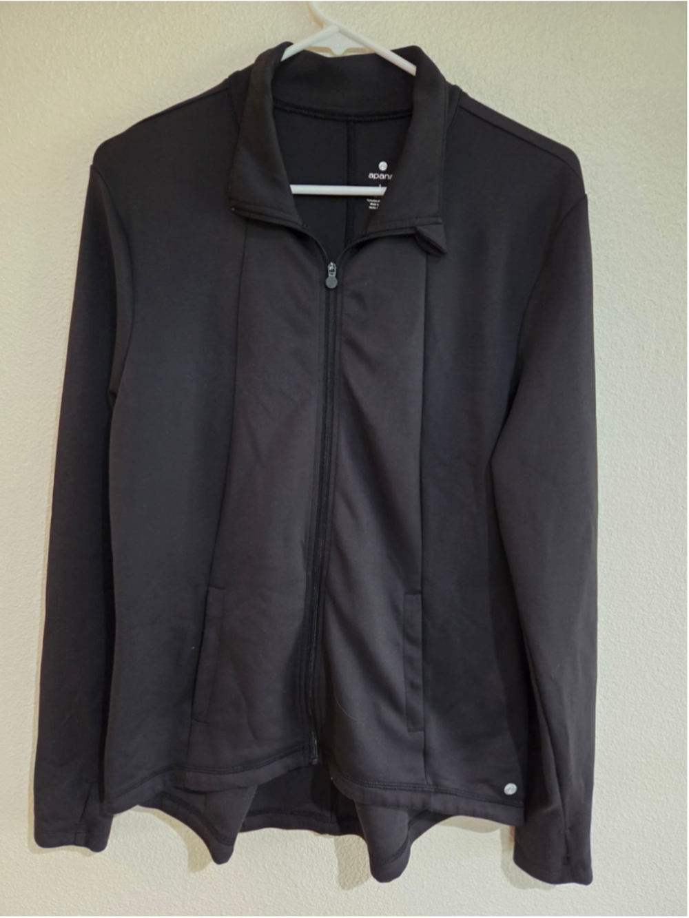 Apana Women’s L Black Athletic Full Zip Jacket 2 Pocket
Good used condition. Bl